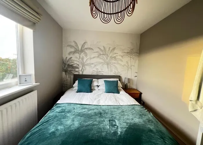 Boutique 2 Storey Home Nr Centre