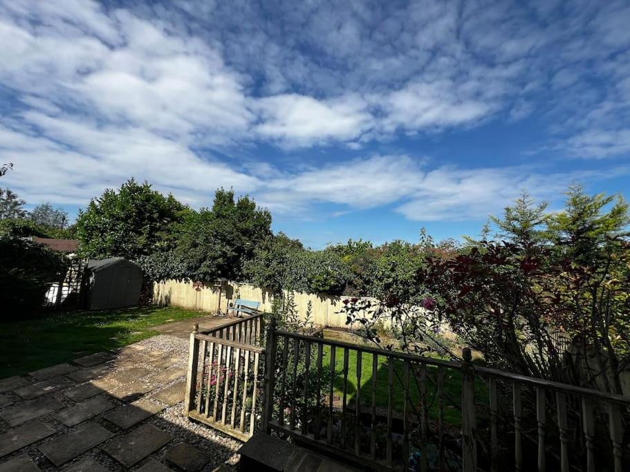 Boutique 2 Storey Nr Centre